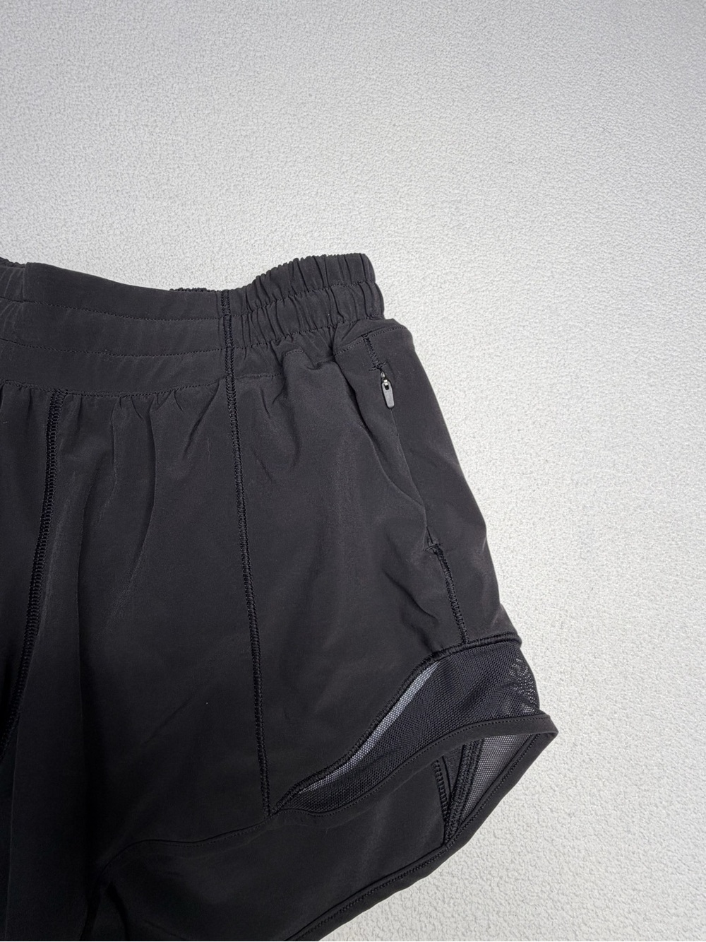 Lululemon Hotty Hot Short II *Long 4"
•Black🖤 - Picture 7 of 15